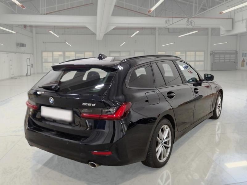BMW 318 48V Business Advantage Touring auto