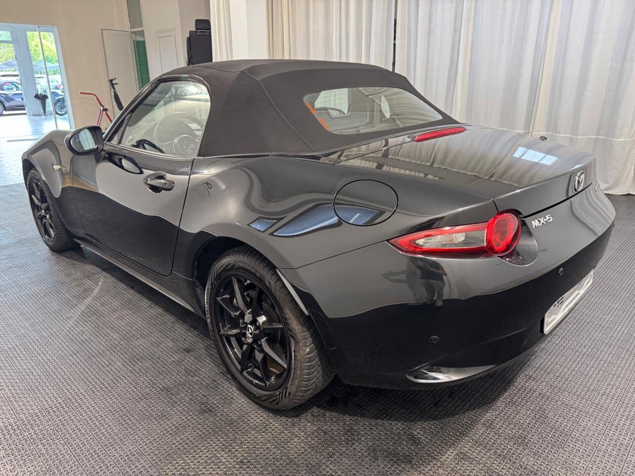 Mazda MX-5 1.5L Skyactiv-G Exceed