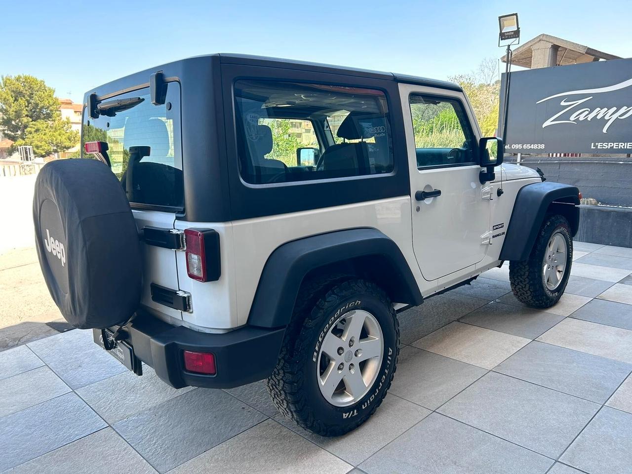 Jeep Wrangler 2.8 CRD DPF Cabrio - 2013