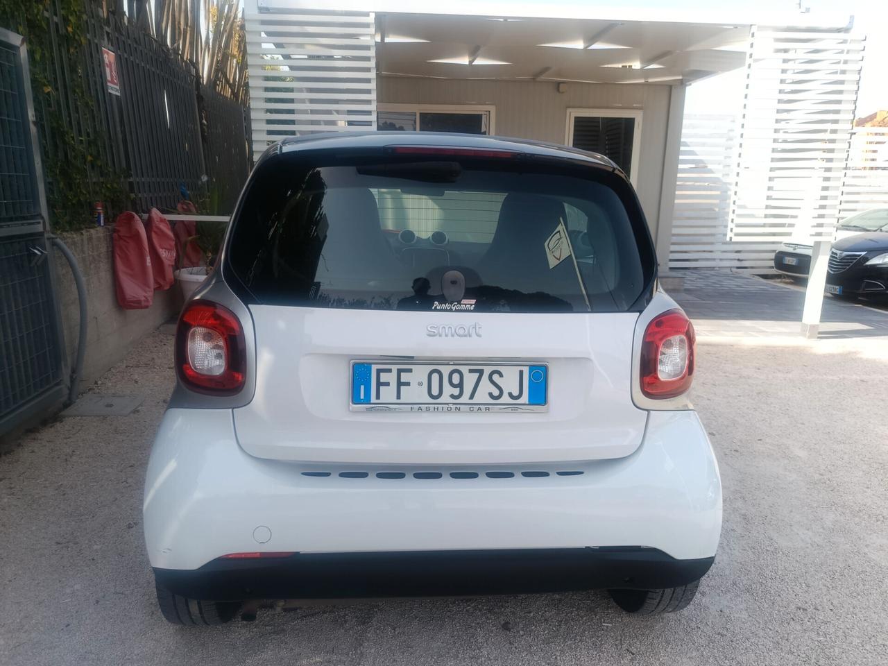 Smart ForTwo 70 1.0 twinamic Youngster l iper full pelle navi sedili riscaldabili