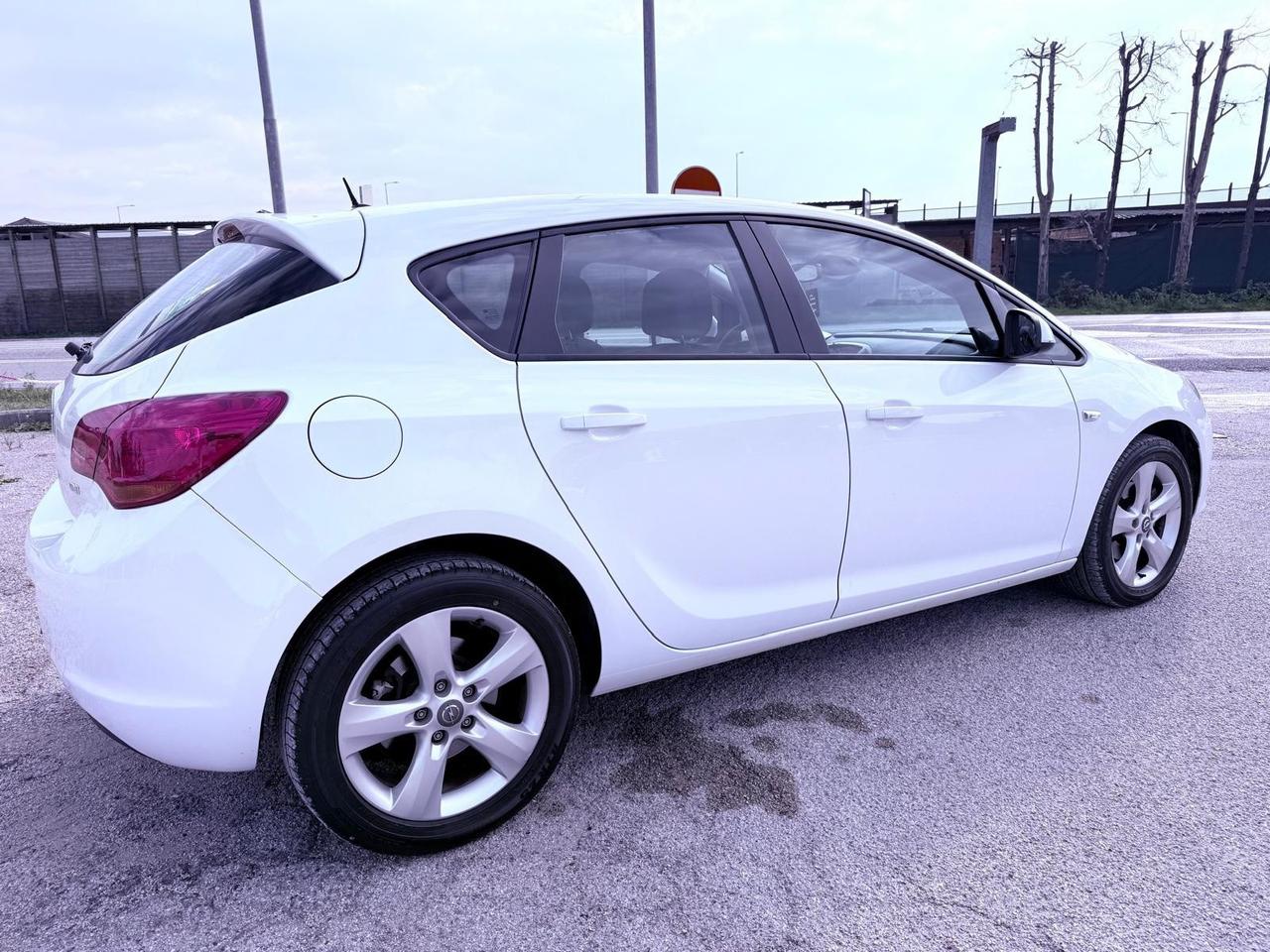 Opel Astra 1.7 CDTI 110CV 5 porte Ok neopatentati