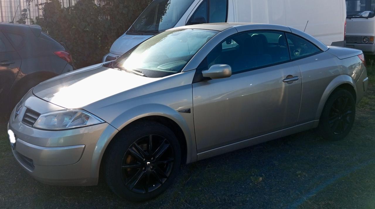 Renault Megane Mégane C-C 1.9 dCi Confort Authentique