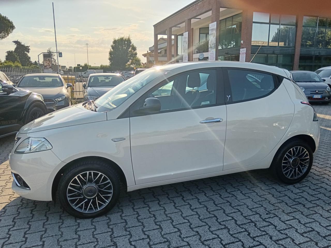 Lancia Ypsilon 1.2 69 CV 5 porte GPL Ecochic Gold