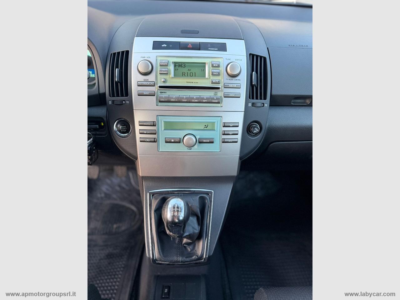 TOYOTA Corolla Verso 2.0 16V D-4D Sol 7 POSTI