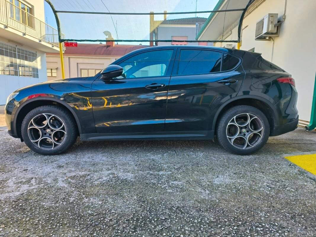 Alfa Romeo Stelvio 2.2 t Executive Q4 210cv auto