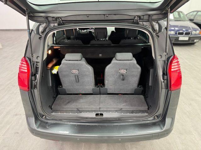 PEUGEOT 5008 1.6 HDi 115CV Business