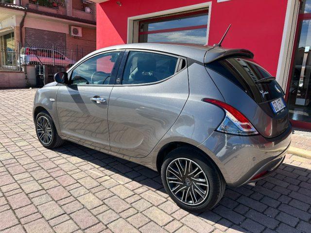LANCIA Ypsilon 1.0 FireFly 5 porte S&S Hybrid Ecochic Gold