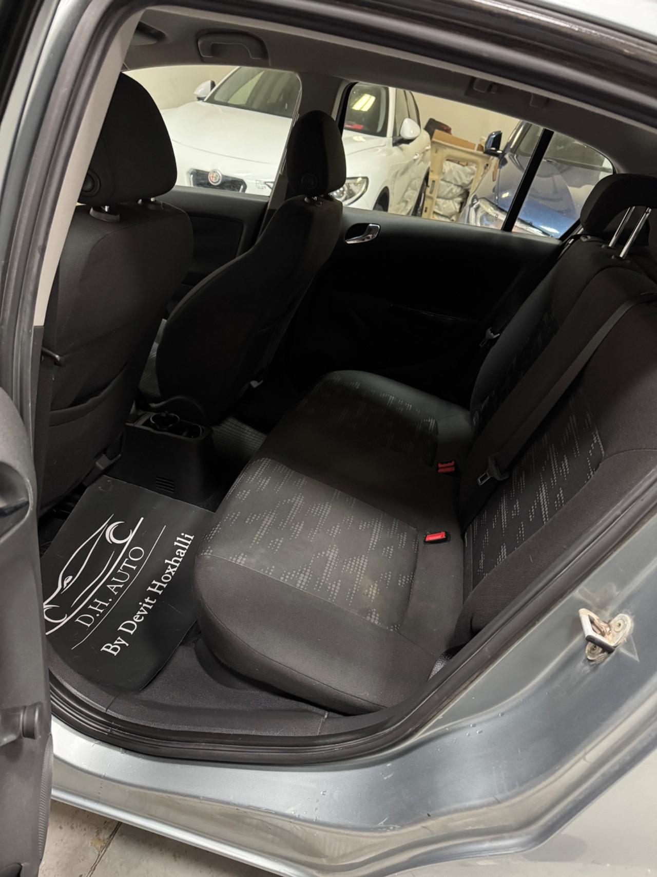 Opel Corsa 1.2 5 porte Cosmo