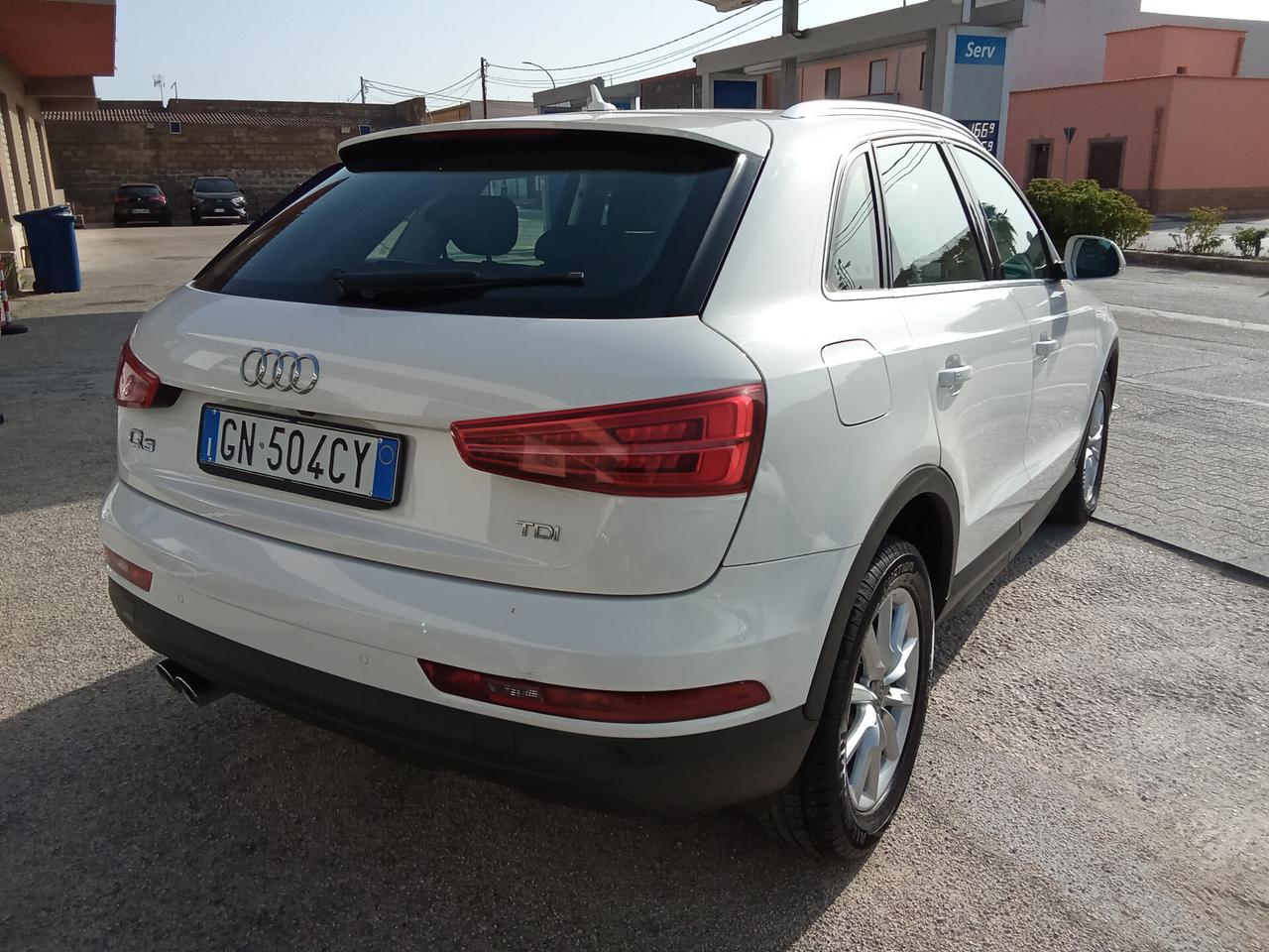 Audi Q3 2.0 TDI 150 CV Business