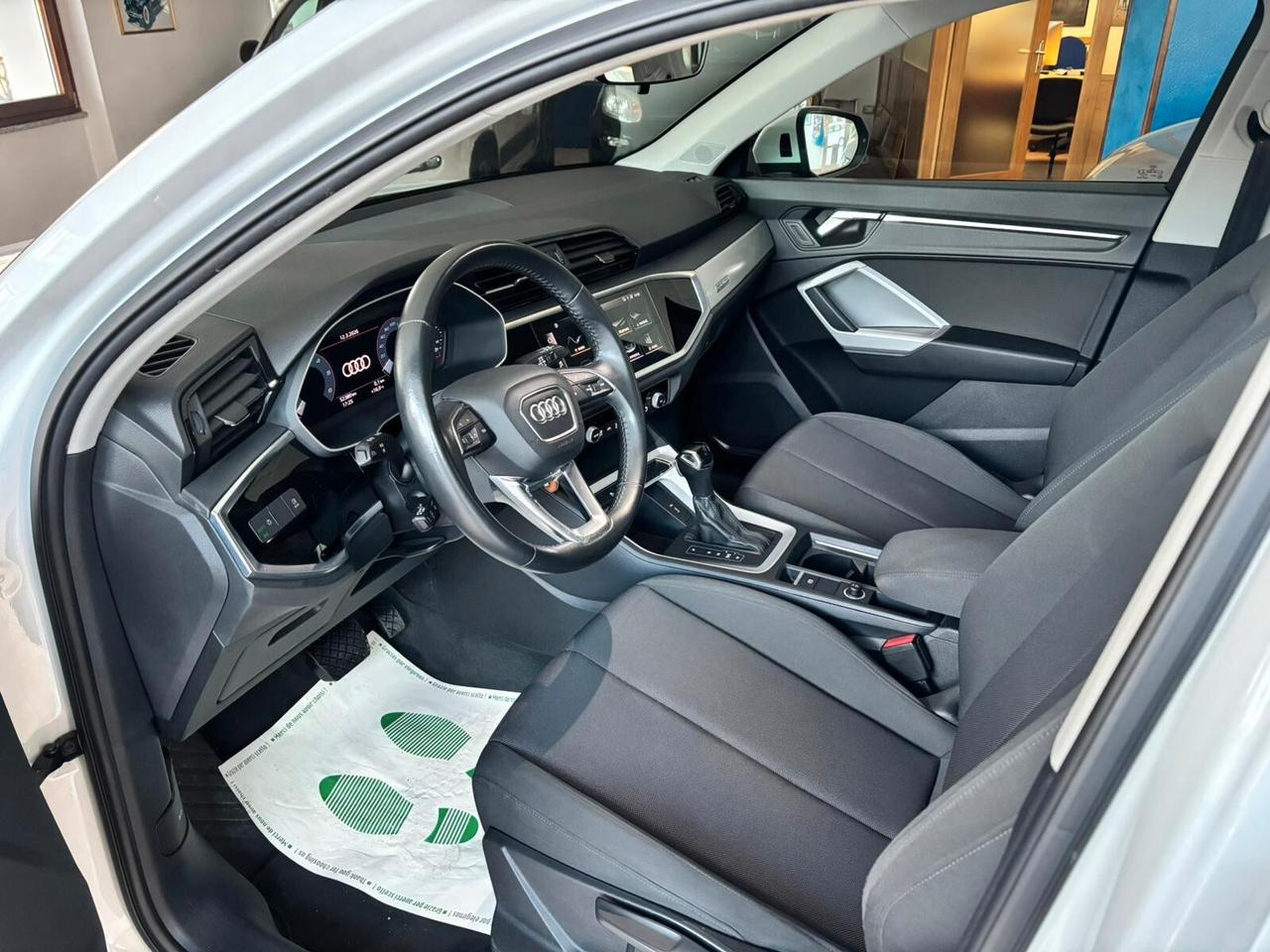 Audi Q3 40 TDI quattro S tronic Business Advanced