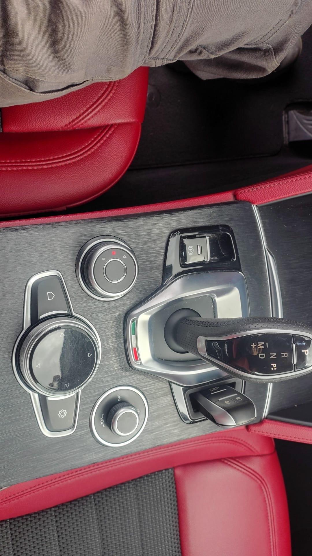 Alfa Romeo Stelvio 2.2 Turbodiesel 190 CV AT8 RWD Executive