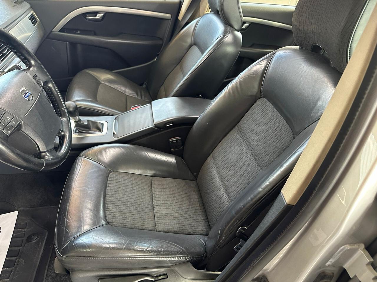 Volvo V70 2.4 D5 Momentum