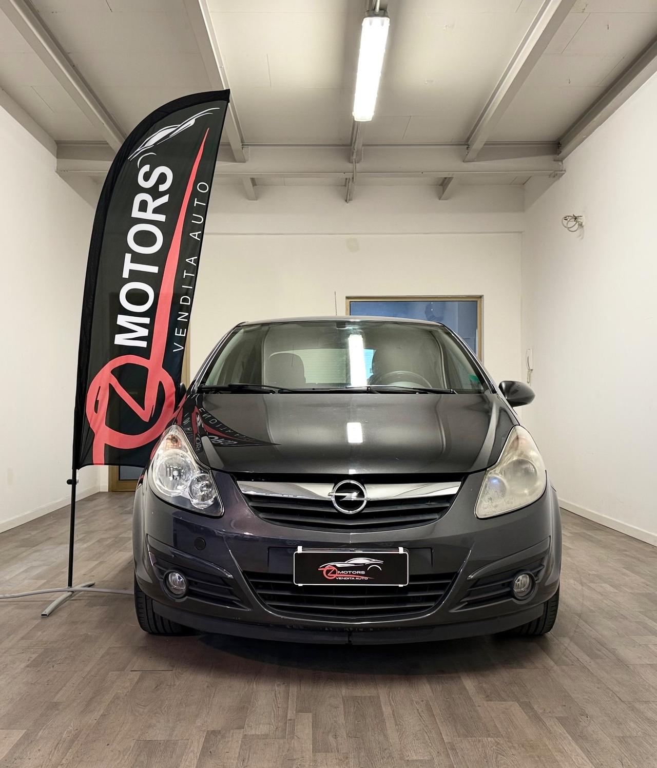 Opel Corsa 1.2 5 porte Cosmo NEOPATENTATI