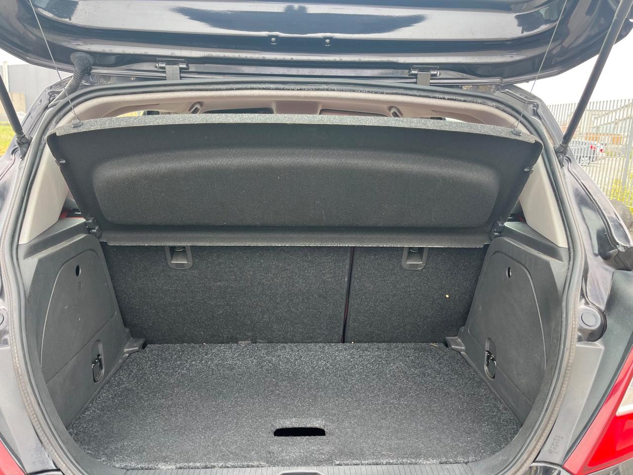 Opel Corsa 1.2 benzina/gpl Cosmo