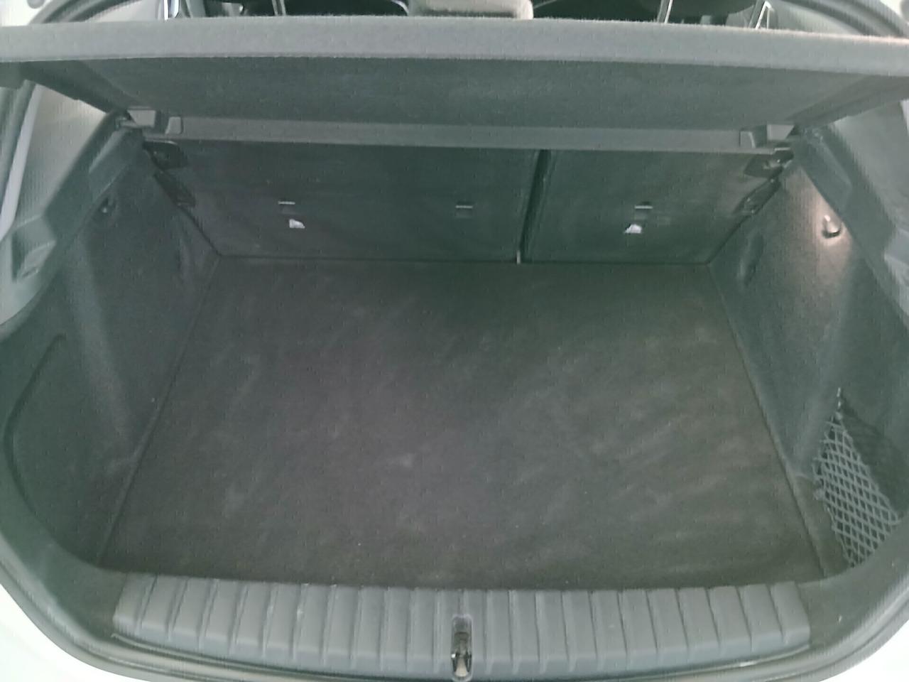 Bmw 118 118d 5p. Business Advantage