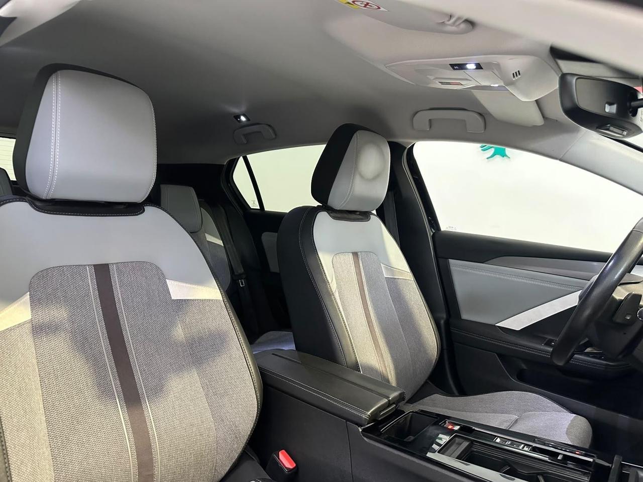 Opel Astra 1.6 Plug-in Hybrid 180 CV AT8 Business Elegance