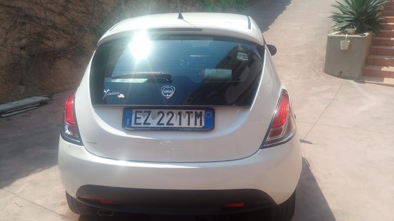 Lancia Ypsilon 1.2 GPL - 2015