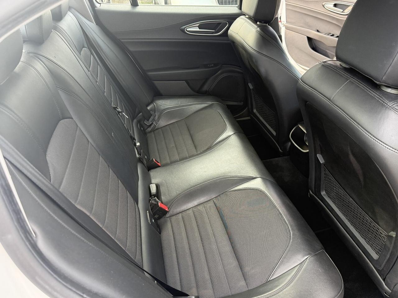 ALFA ROMEO GIULIA 180cv AT8 AWD NAVI LED XENON