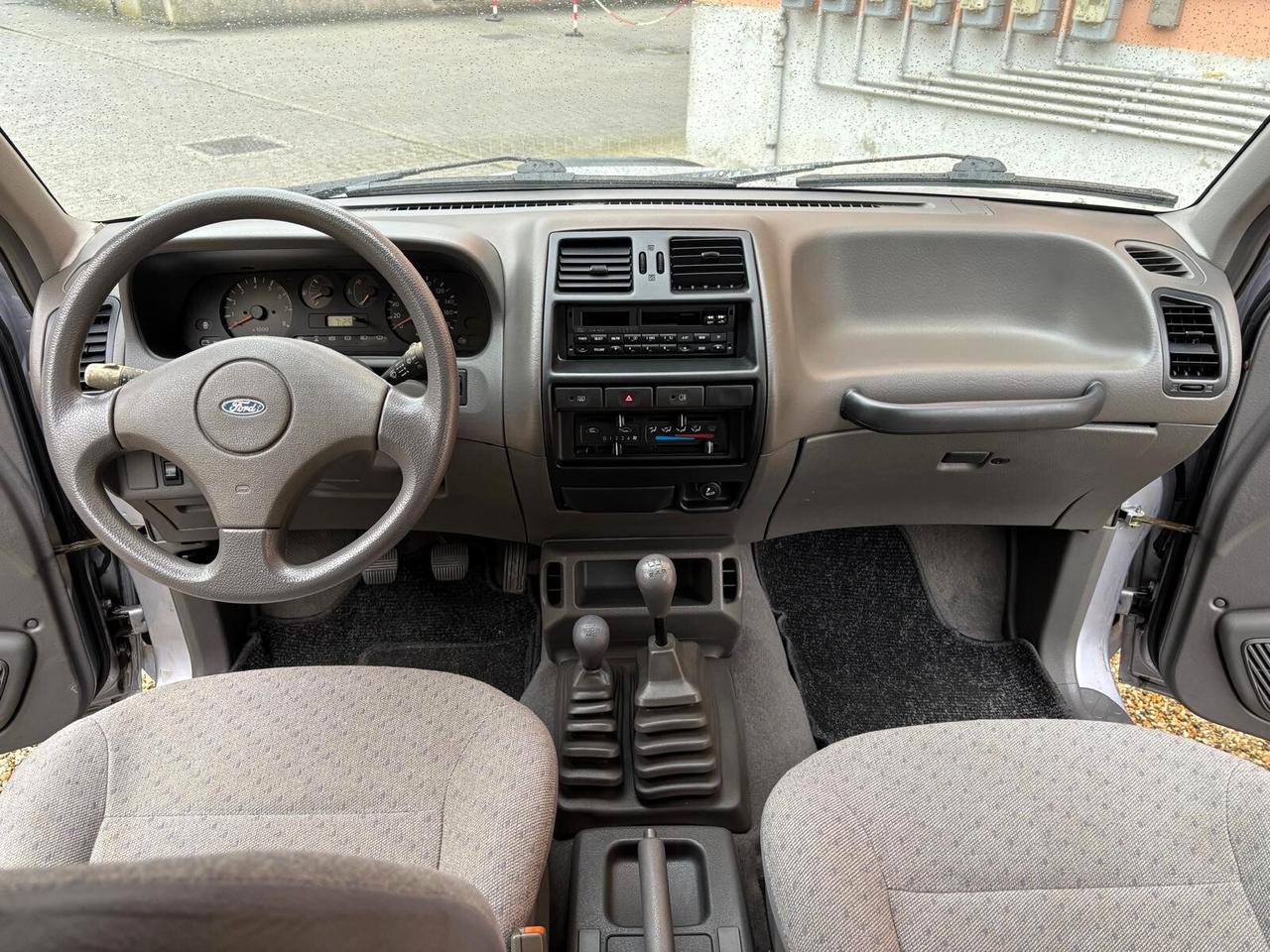 Ford Maverick 2.4 i alias Nissan Terrano