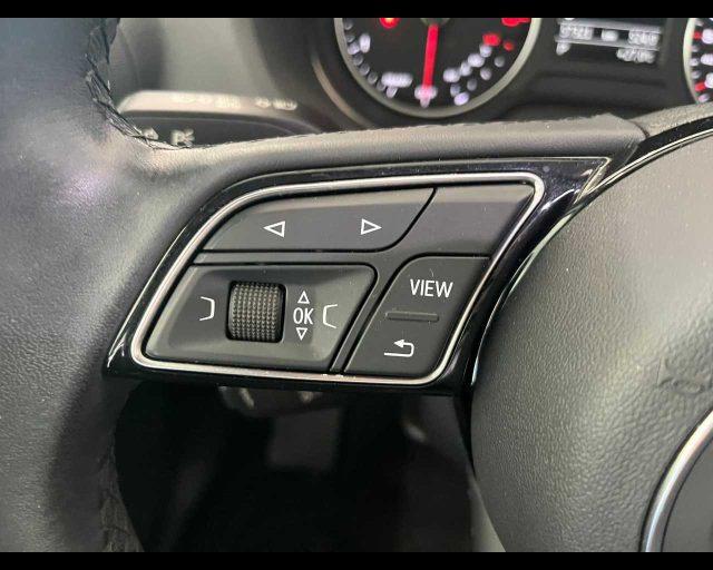 AUDI Q2 30 TDI S tronic Business Plus