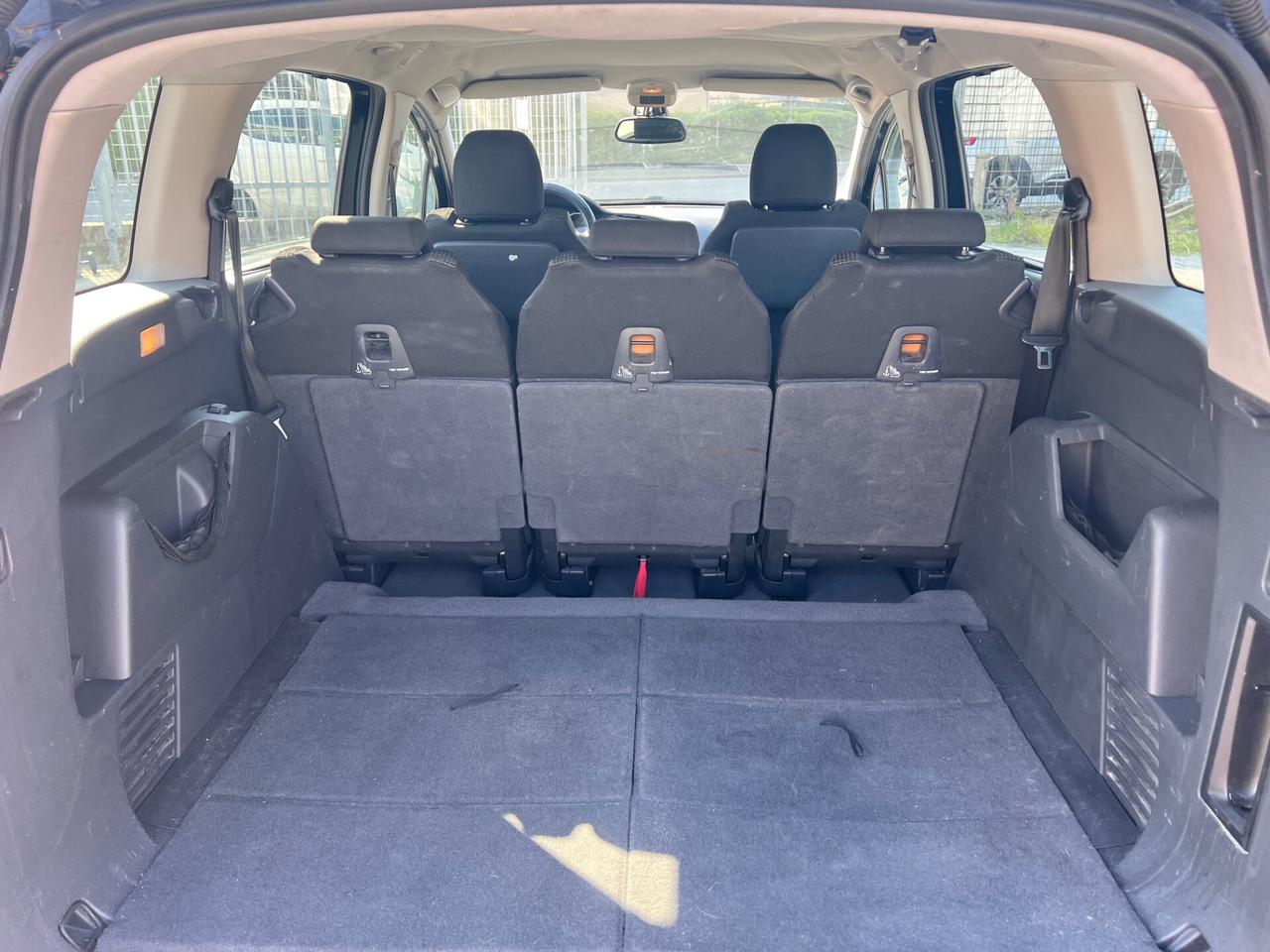 Peugeot 5008 1.6 HDi 110CV Business