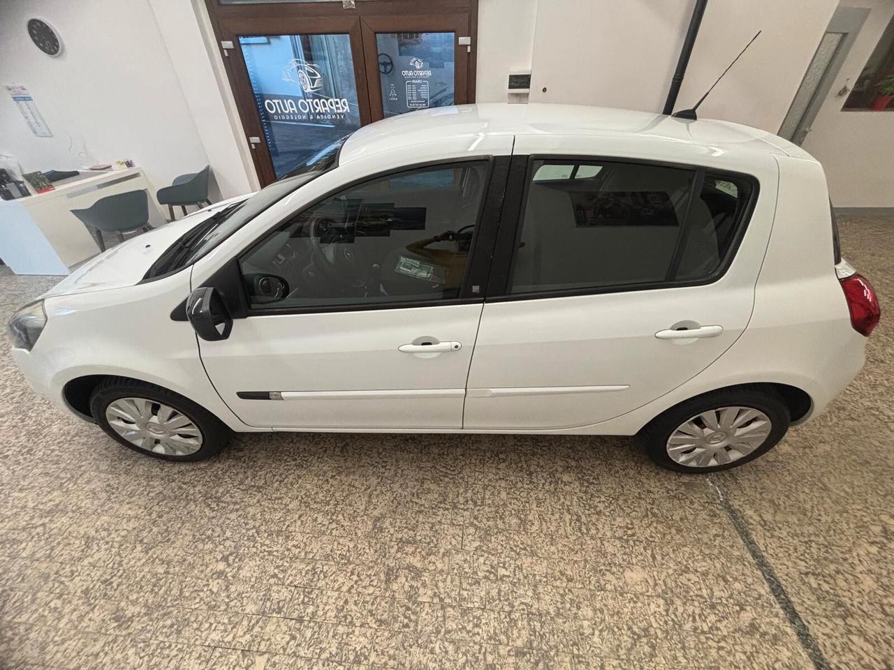 Renault Clio 1.2 16V 5 porte Live!