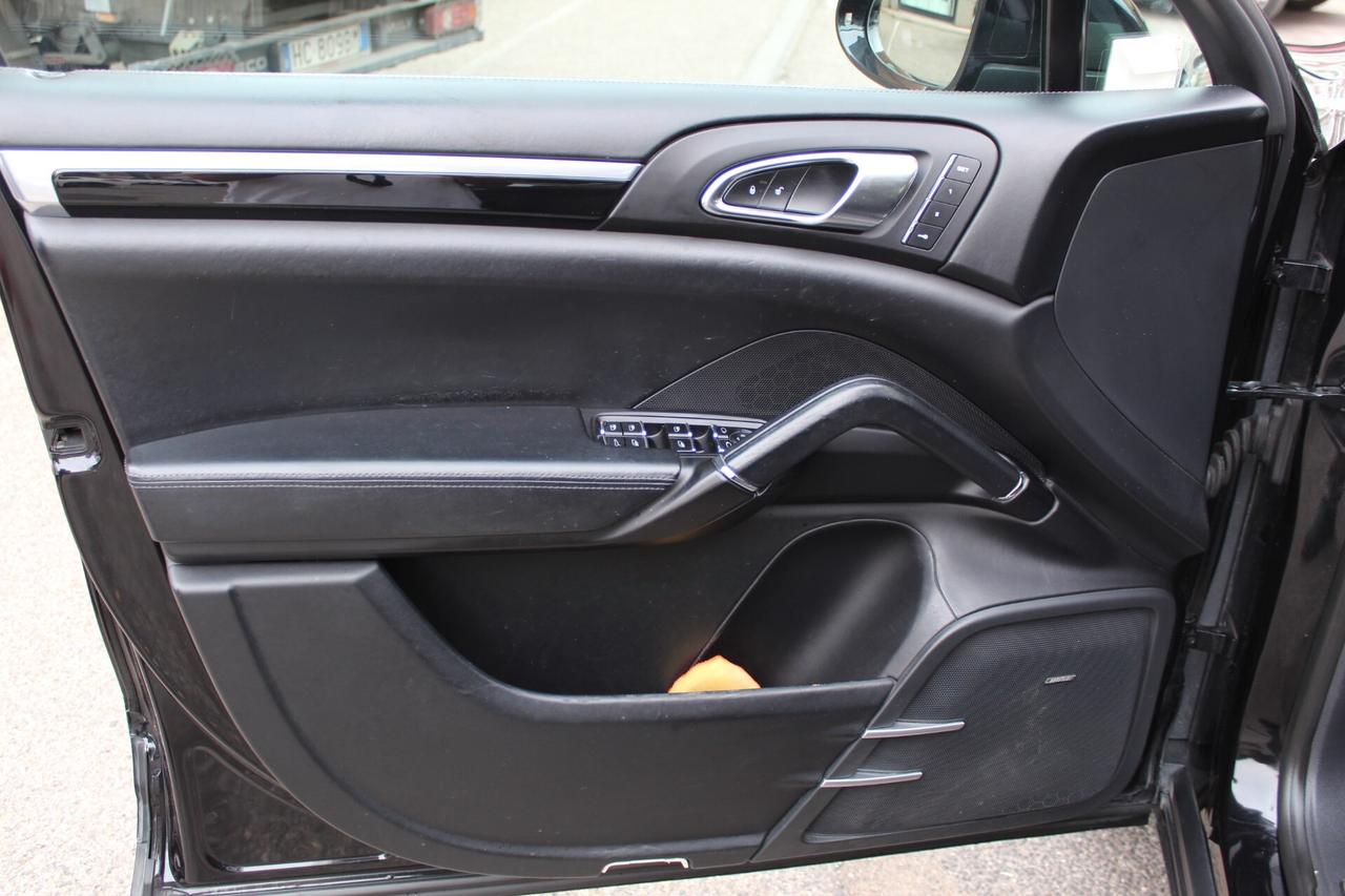 Porsche Cayenne 3.0 Diesel Platinum Edition