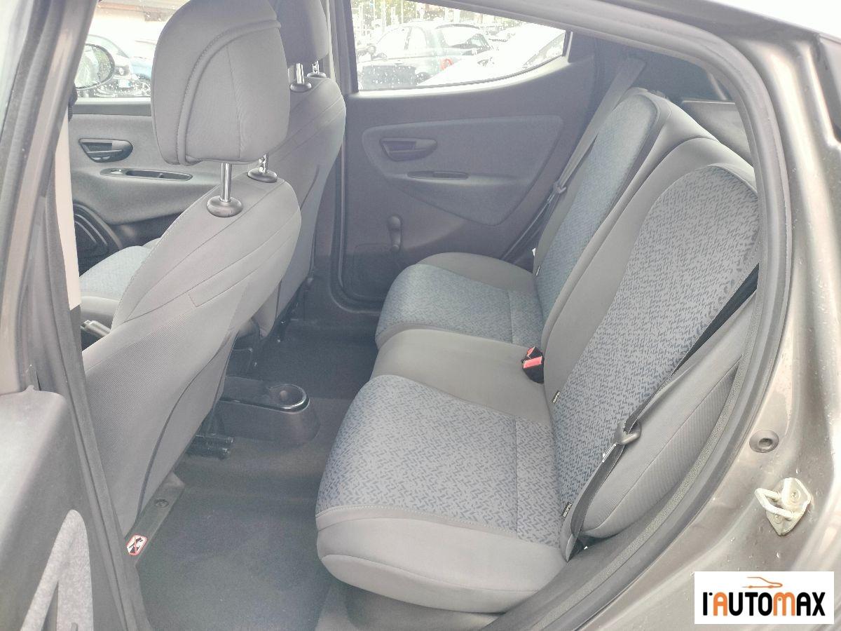 LANCIA - Ypsilon 1.0 firefly hybrid Silver s&s 70cv