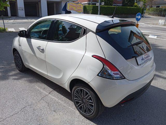 LANCIA Ypsilon 1.0 FireFly 5 porte S&S Hybrid Silver