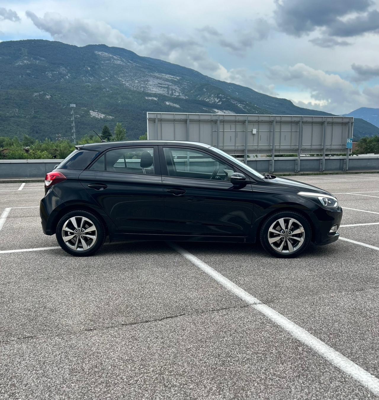 Hyundai i20 1.4 CRDi 5p Style Neopatentati 2015