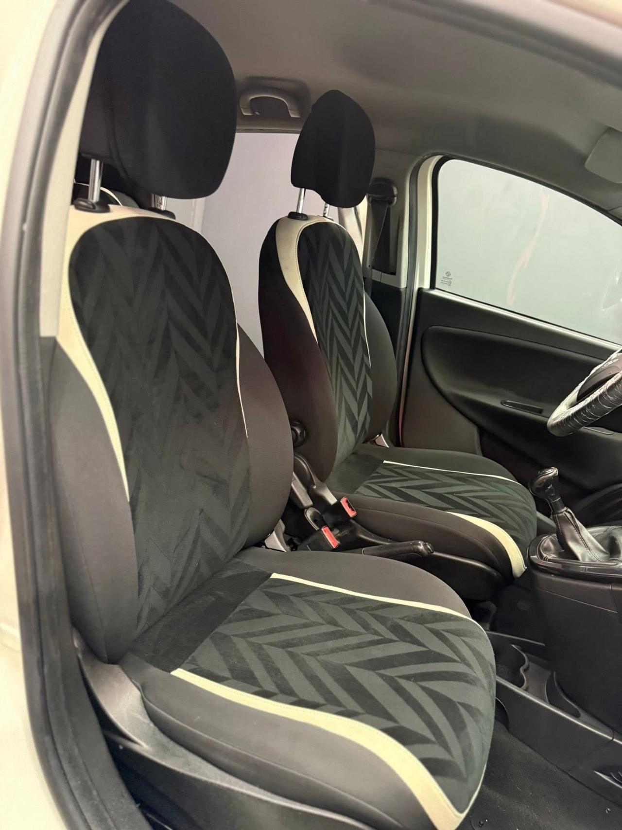 Lancia Ypsilon 1.3 MJT 95 CV NUOVA 11/2015