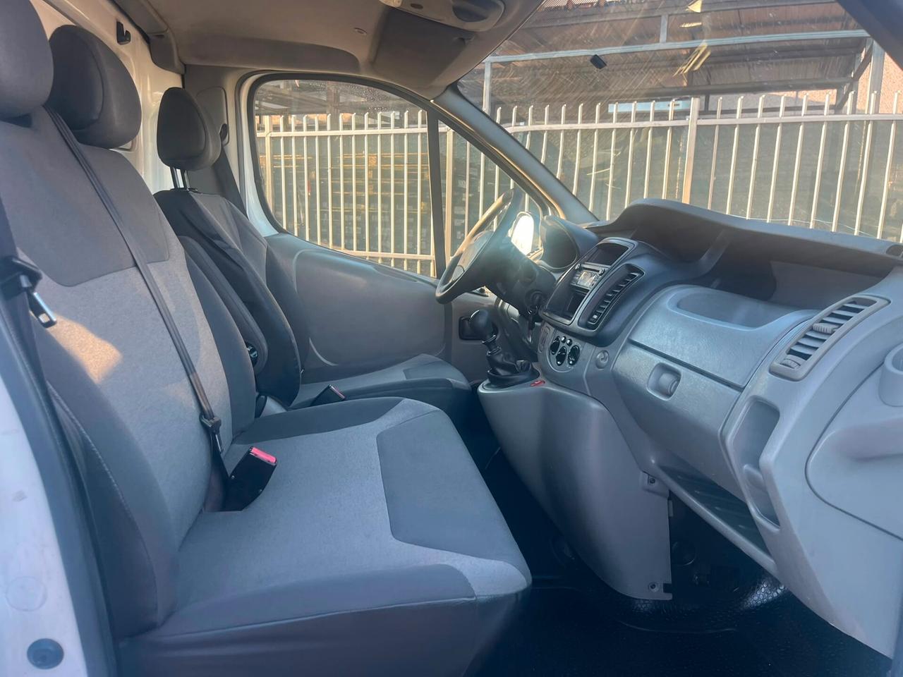 Renault trafic 2.0 dci