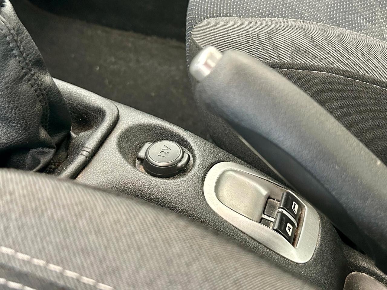 Peugeot 206 *206 PLUS 2010* 90.000KM*DISTRIBUZIONE FATTA* NEOPATENTATI* TAGLIANDO* ONESTA*