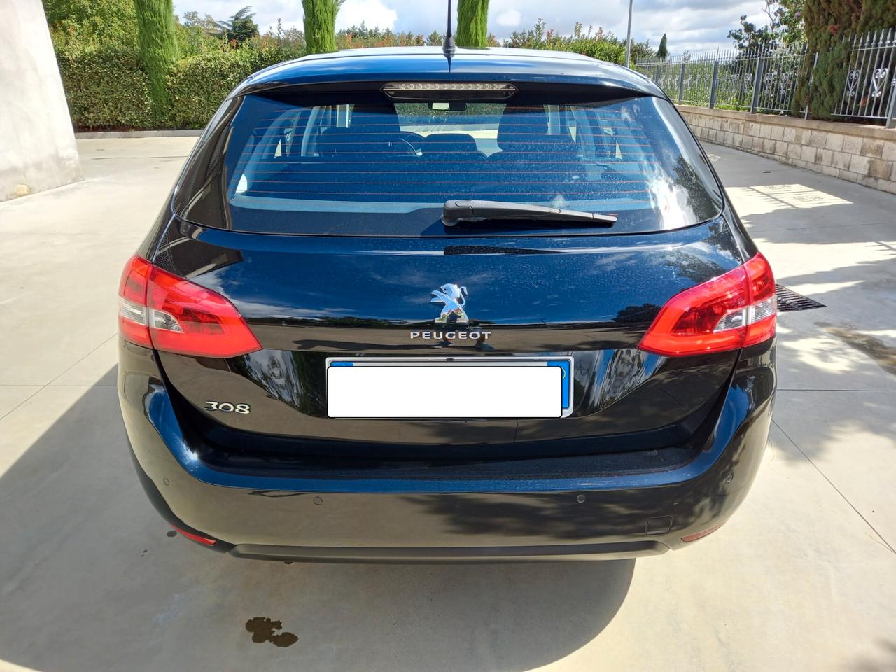 Peugeot 308 hdi 100 98000 km 12/2019