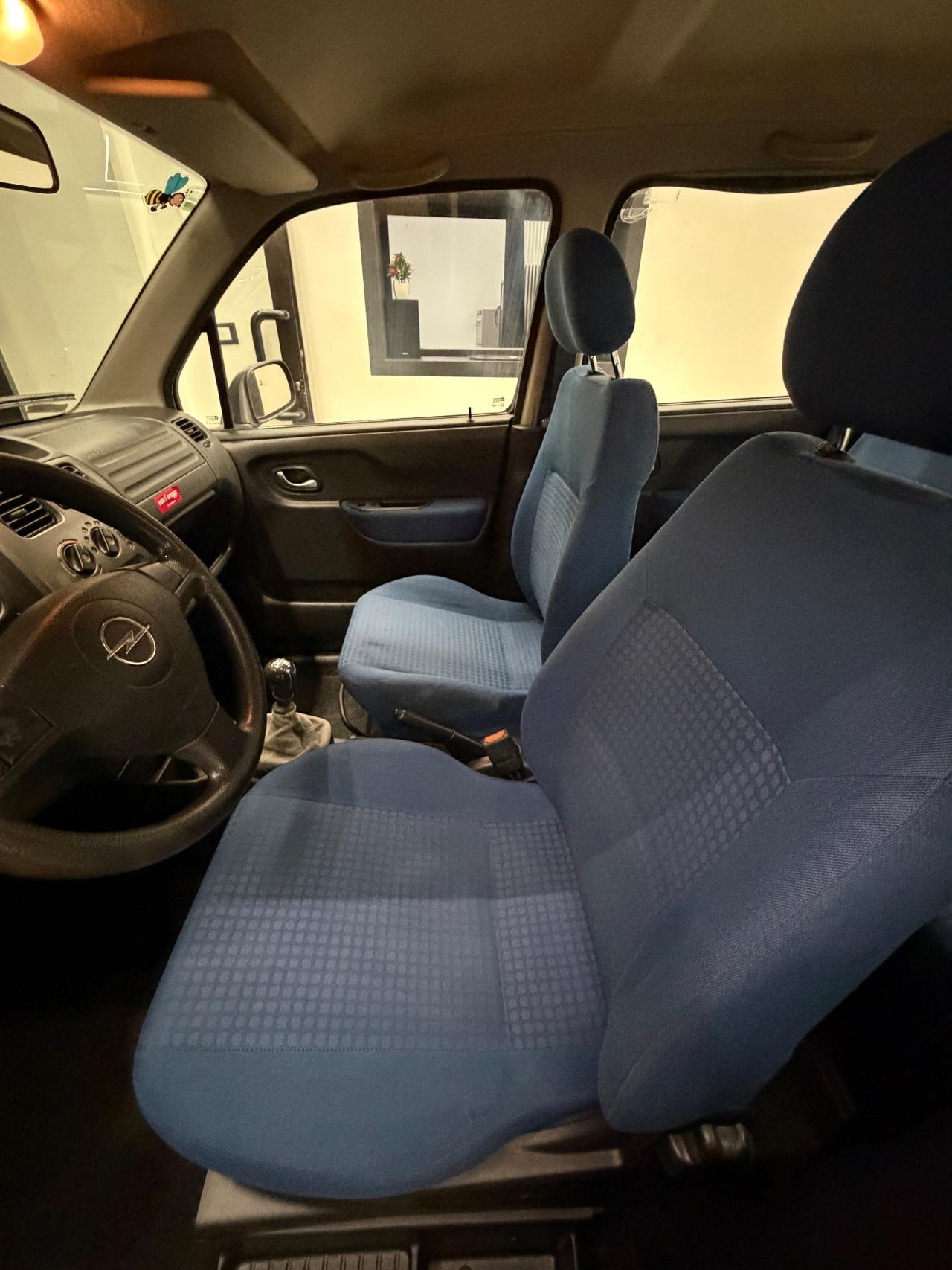 Opel Agila 1.0 12V Club