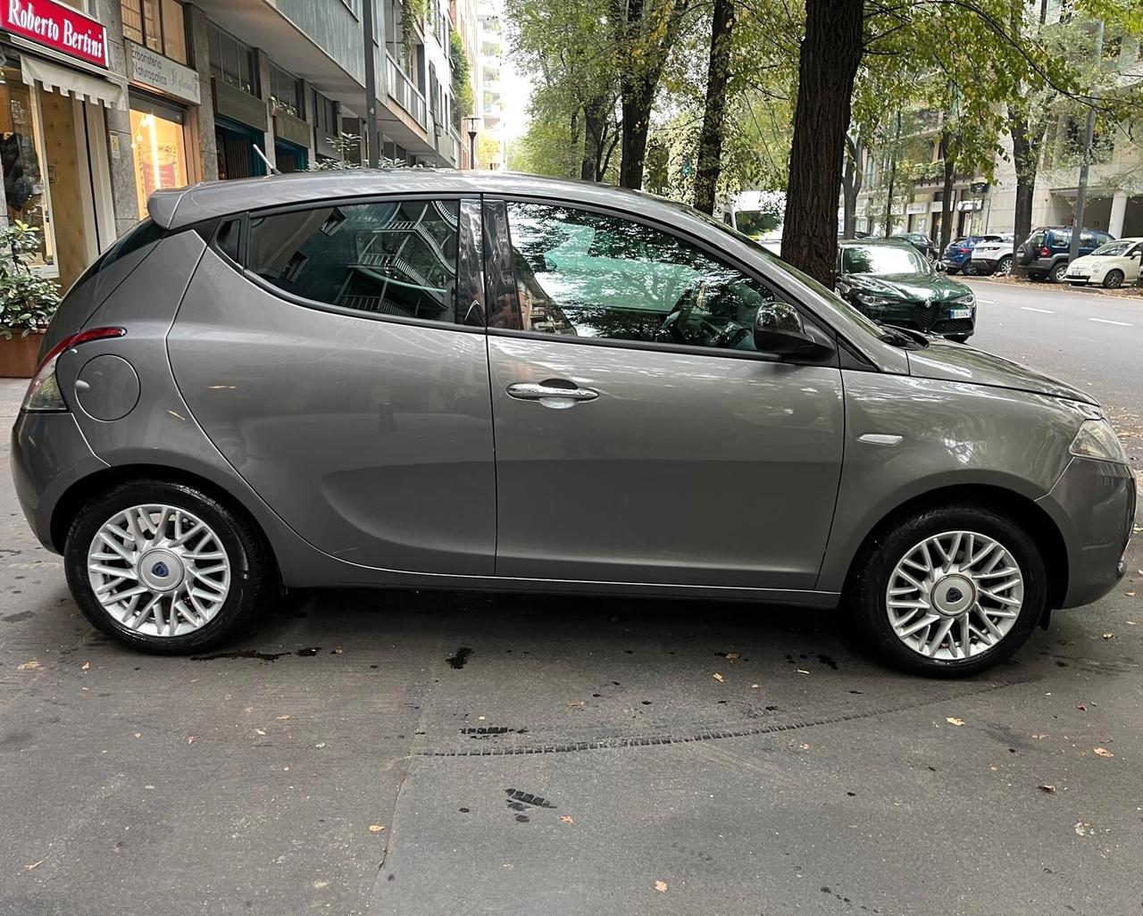 Lancia Ypsilon 1.2 69 CV 5 porte GPL Ecochic Gold