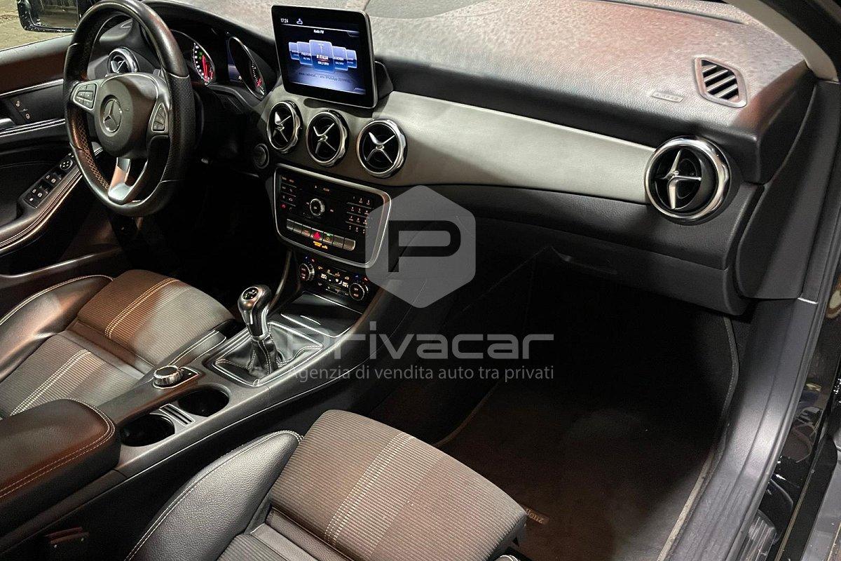 MERCEDES GLA 180 d Sport