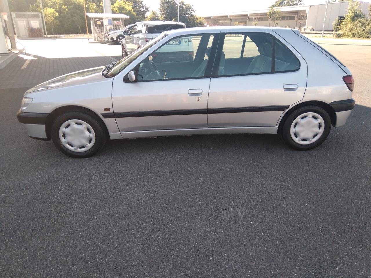 Peugeot 306 1.6i 88cv cat 5 porte XT x neopatentati