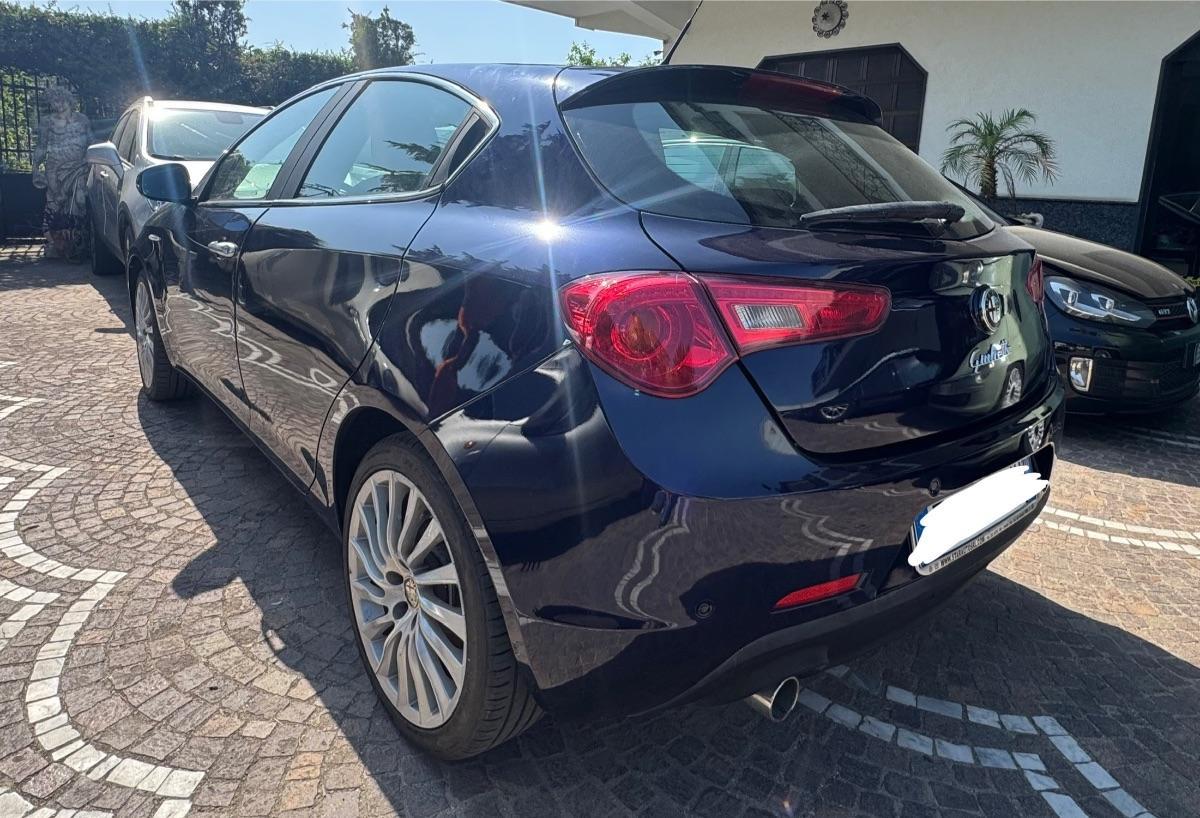 ALFA ROMEO Giulietta 1.6 JTDm-2 105 CV Distinctive