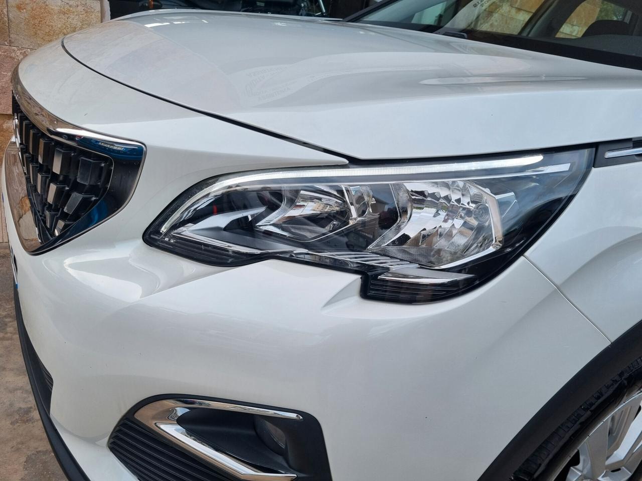 Peugeot 3008 BlueHDi 130 S&S Business