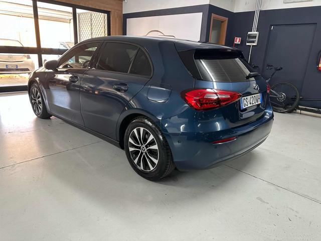 MERCEDES-BENZ A 180 d Sport