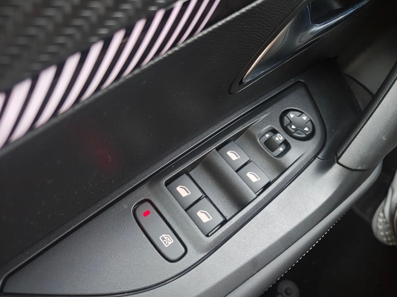 Peugeot 2008 PureTech 130 S&S EAT8 Allure