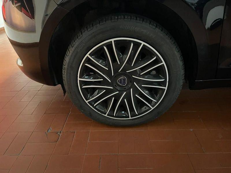 Lancia Ypsilon Ypsilon 1.0 FireFly 5 porte S&S Hybrid Silver Plus