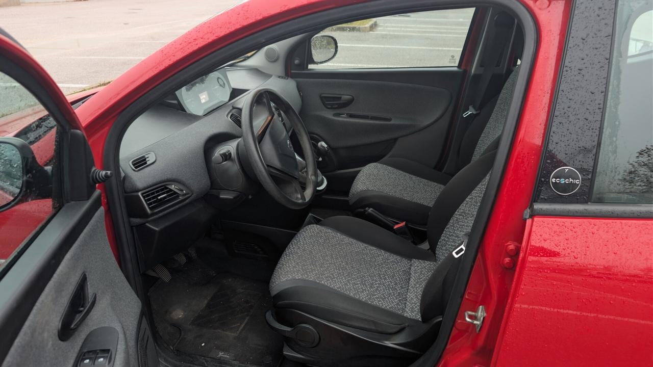 Lancia Ypsilon 1.0 FireFly 5 porte S&S Hybrid Ecochic Gold