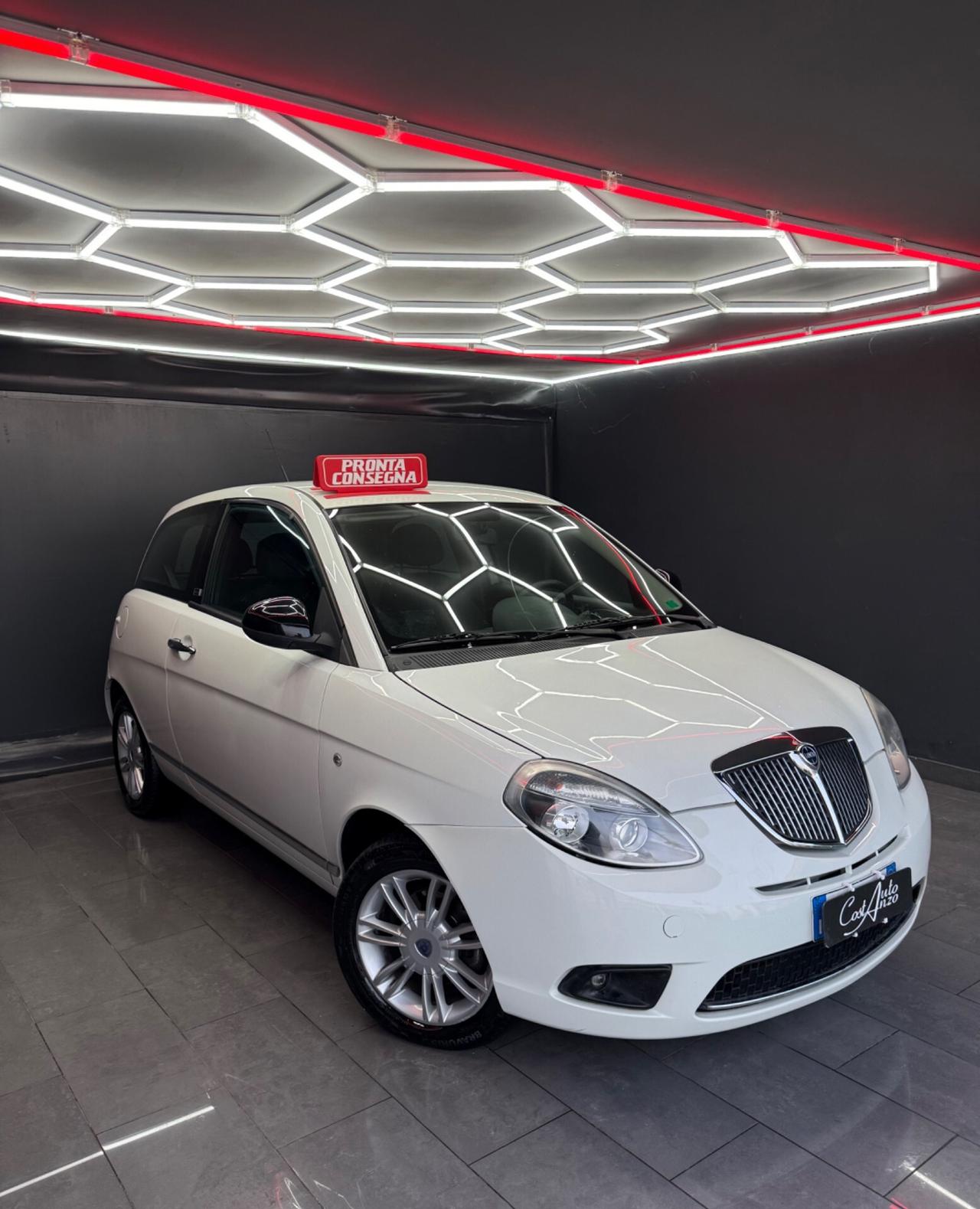 Lancia Ypsilon 1.3 Multijet 75 CV Unyca 2012