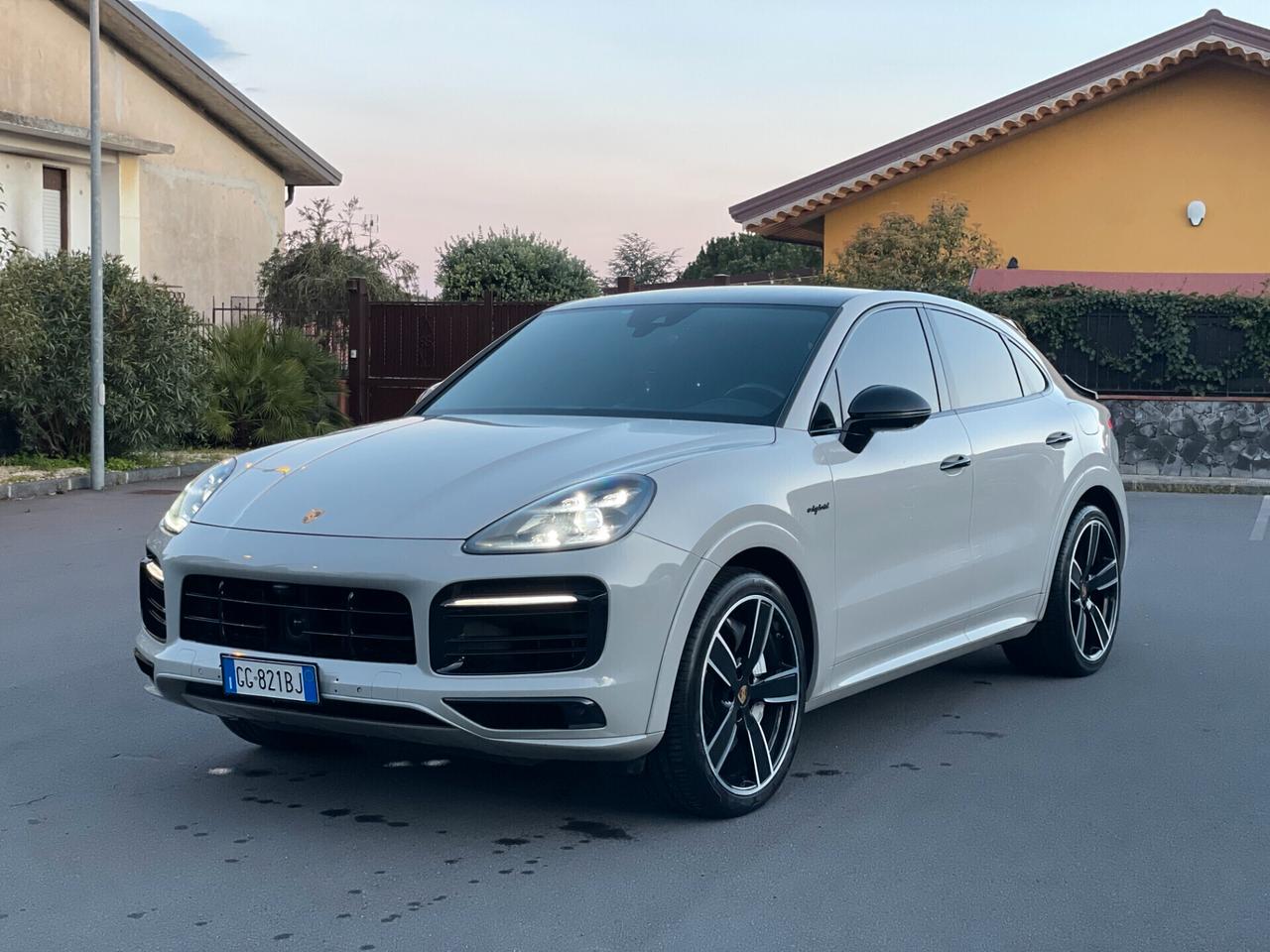 Porsche Cayenne Coupé 3.0 V6 E-Hybrid GTS