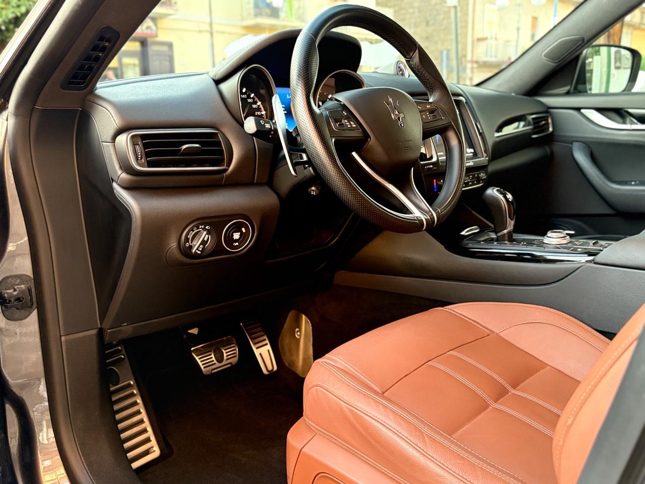 Maserati Levante 275CV Q4 Gransport GRIGIO MARATEA