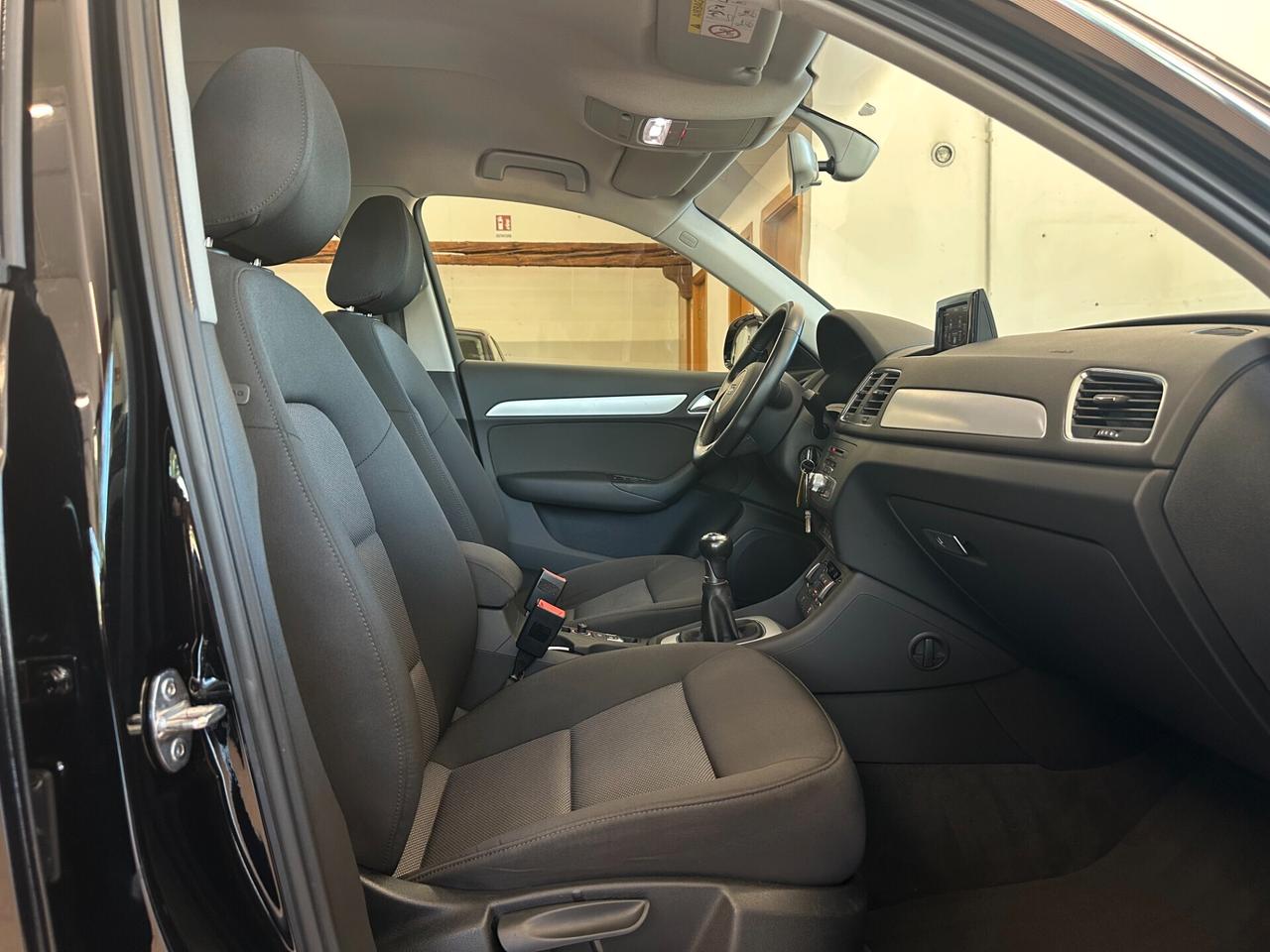 AUDI Q3 2.0TDI BUSINESS 120cv NEOPATENTATI*NAVI*CLIMA*