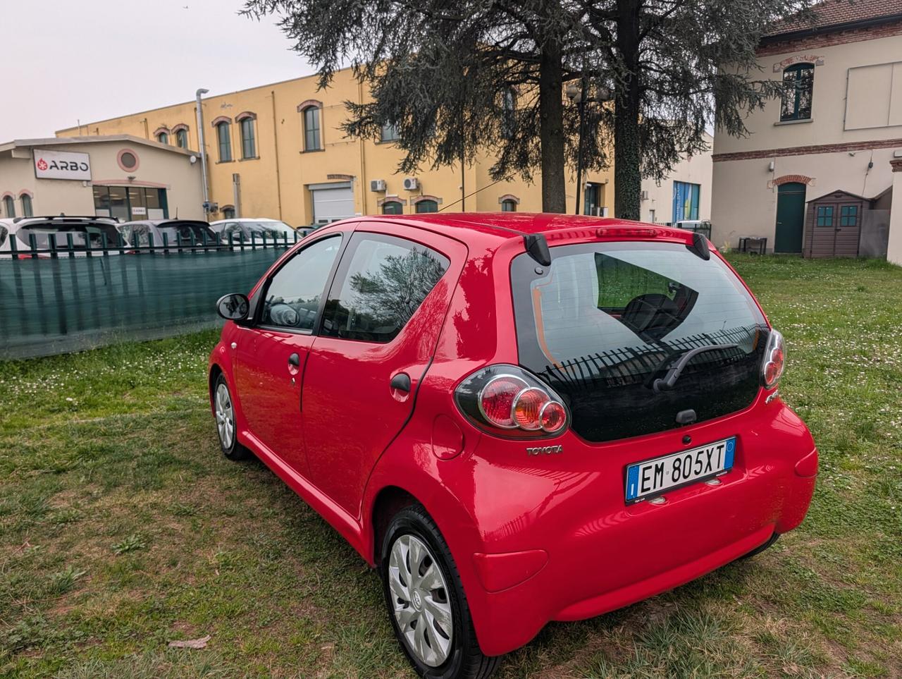 Toyota Aygo 1.0 12V VVT-i 5 porte Lounge UNICO PROPRIETARIO TAGL. CERT.