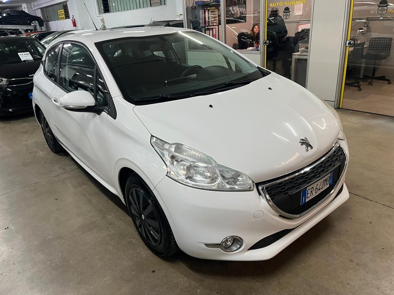 Peugeot 208 1.2 solo 90mila km